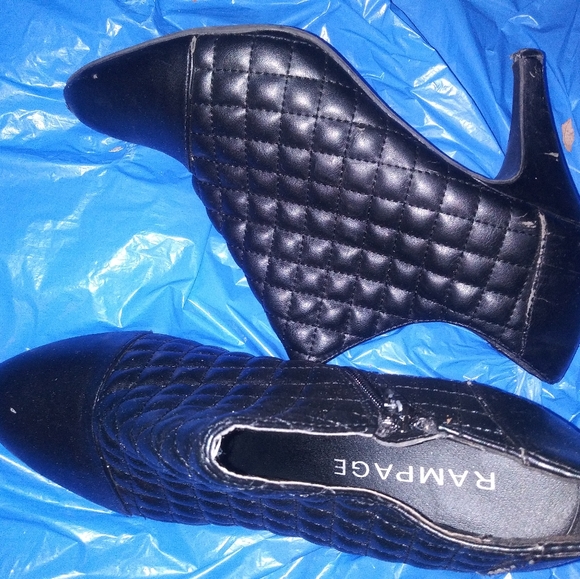 Shoes - Picture 3 of 4